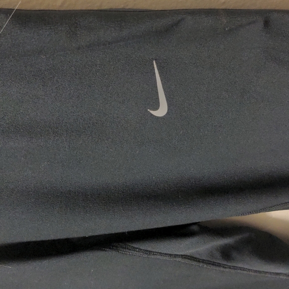 Nike Running DRI-FIT Cropped Leggings - Picture 3 of 11